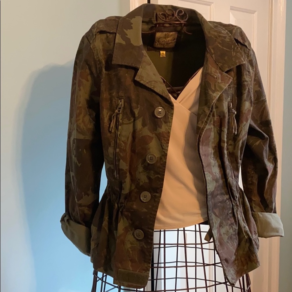 Cute Camo Jacket - Picture 2 of 10